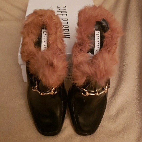 cape robbin fur heels
